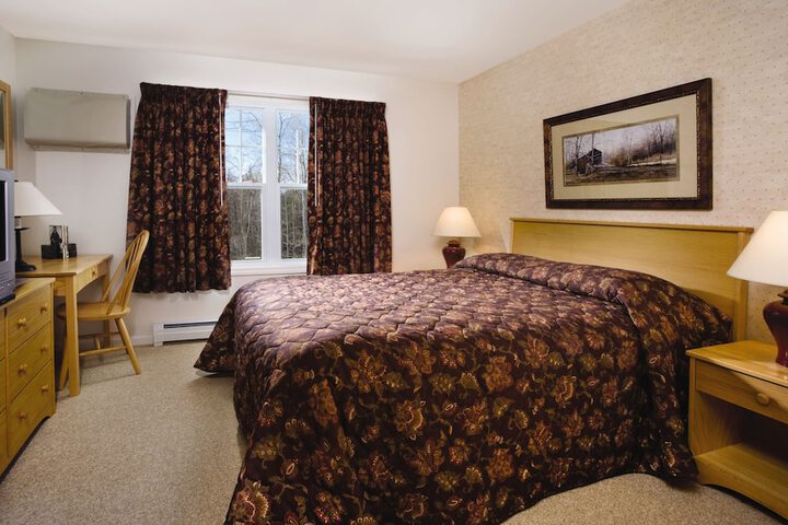 Room 4 of 63