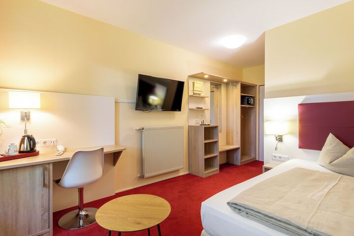 Room 6 of 24