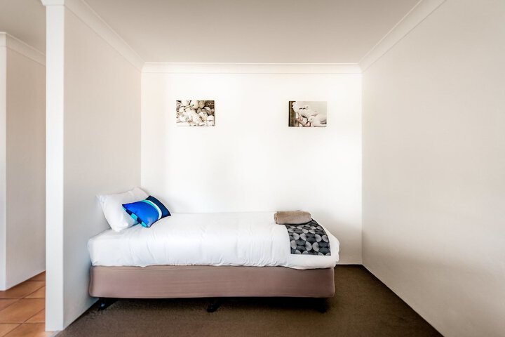 Room 6 of 30