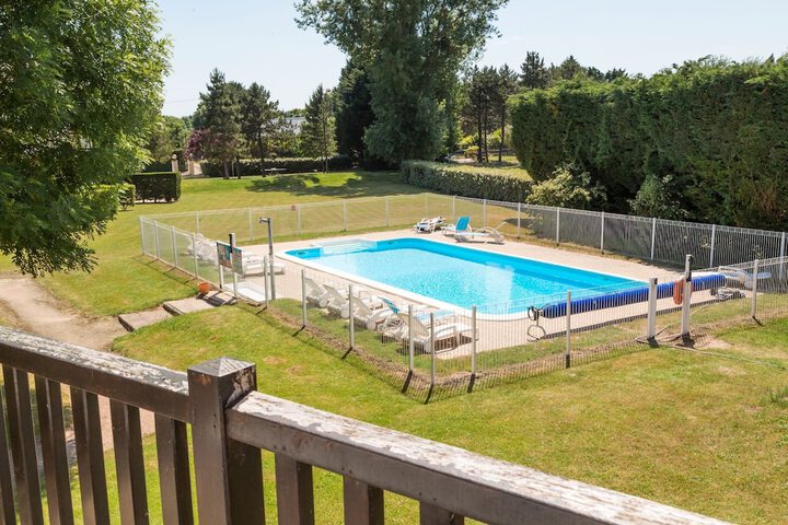Pool Hotel