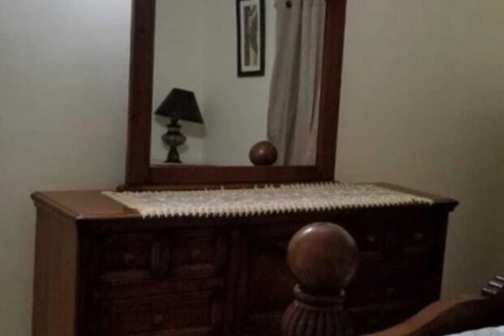 Room 4 of 18