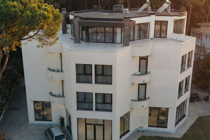 Hotel 56 of 57