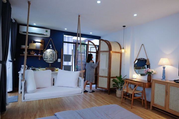 Room 10 of 49