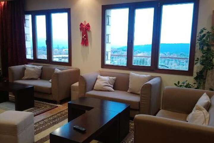 Room 5 of 18