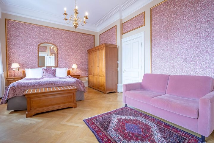 Room 45 of 124