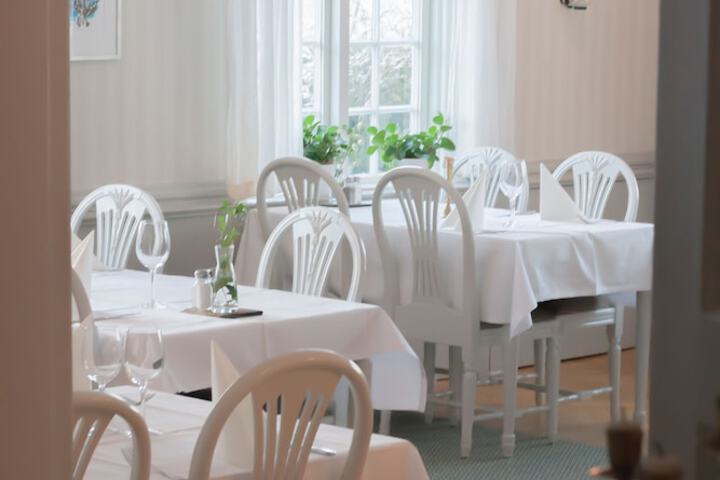 Dining 48 of 72