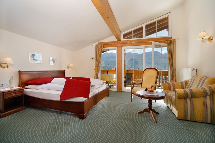 Room 2 of 38