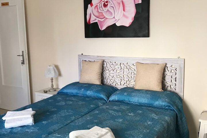 Room 15 of 37