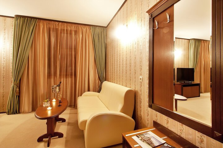 Room 8 of 51