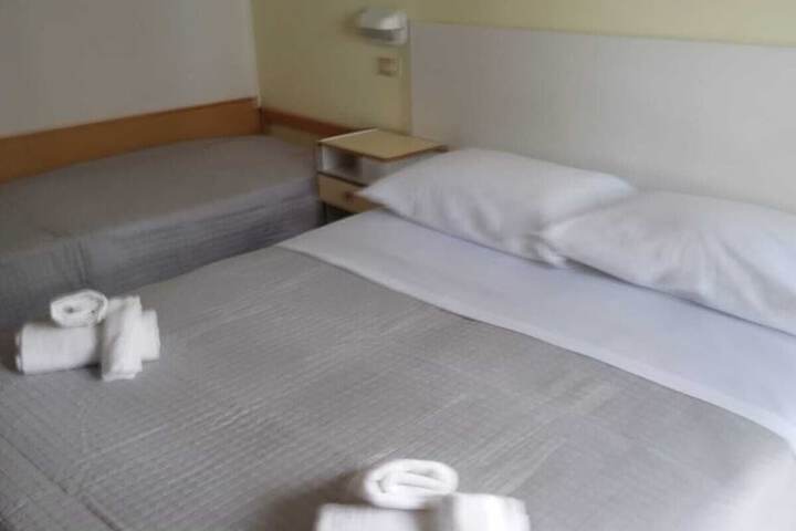 Room 3 of 44