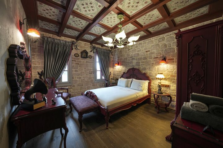 Room 44 of 171