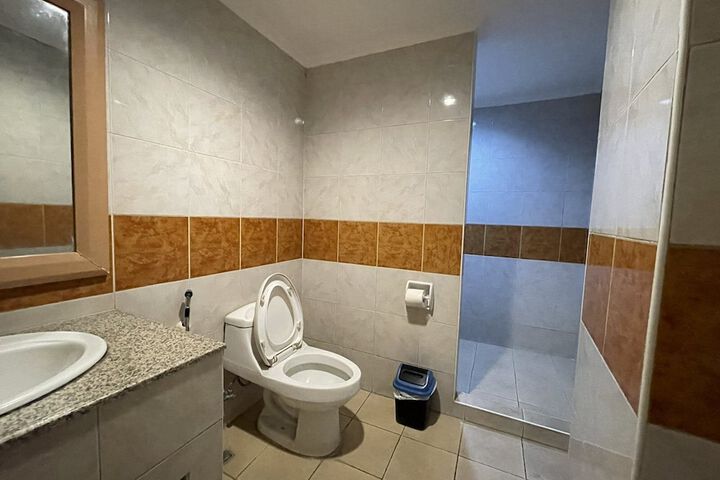 Room 4 of 31