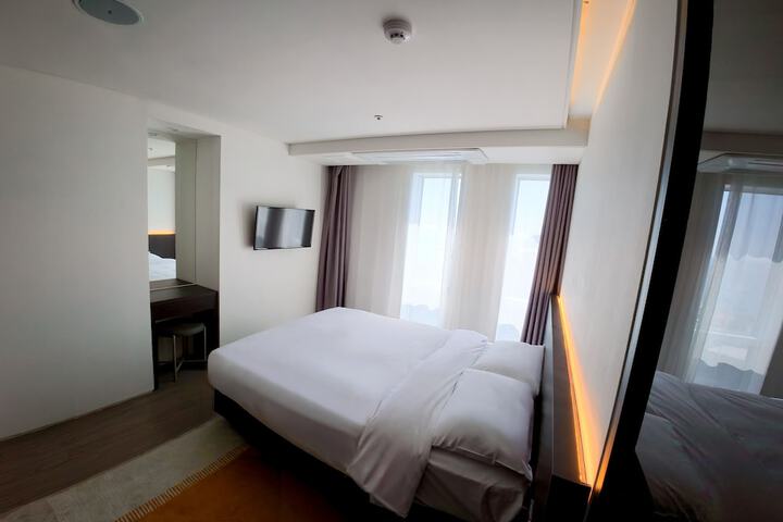 Room 37 of 84