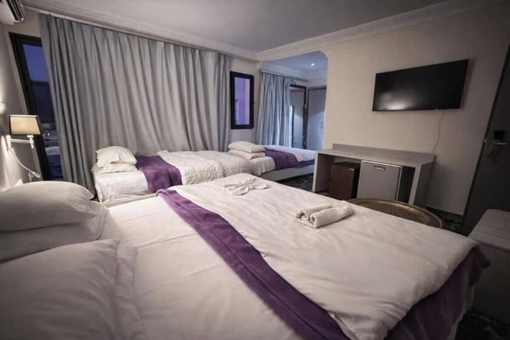 Room 11 of 24