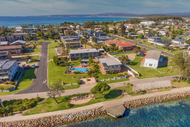 The Retreat Lakeside Merimbula