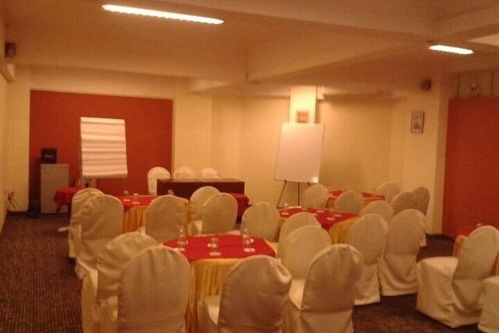 Ballroom/Hall 48 of 54