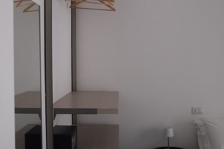 Room 28 of 159