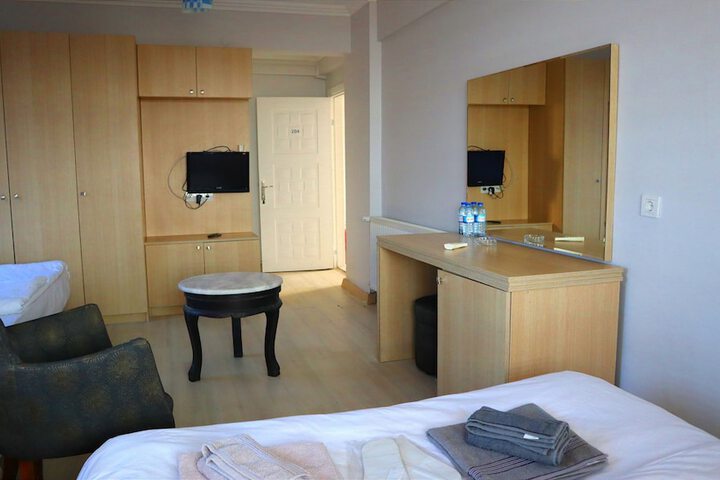 Room 12 of 30