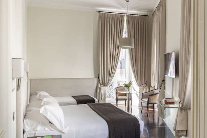 Room 105 of 380