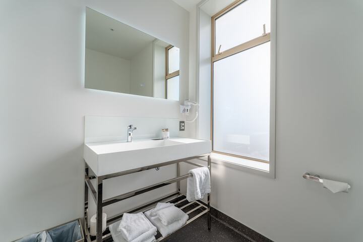 Room 34 of 57