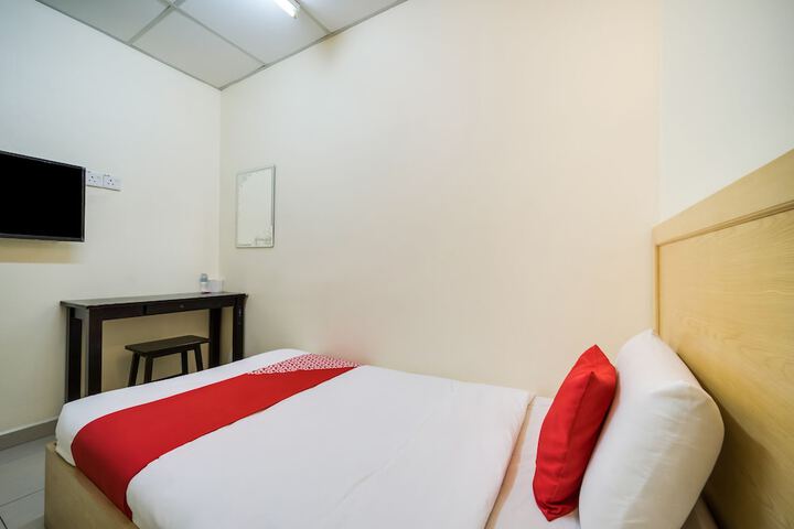 Room 15 of 34