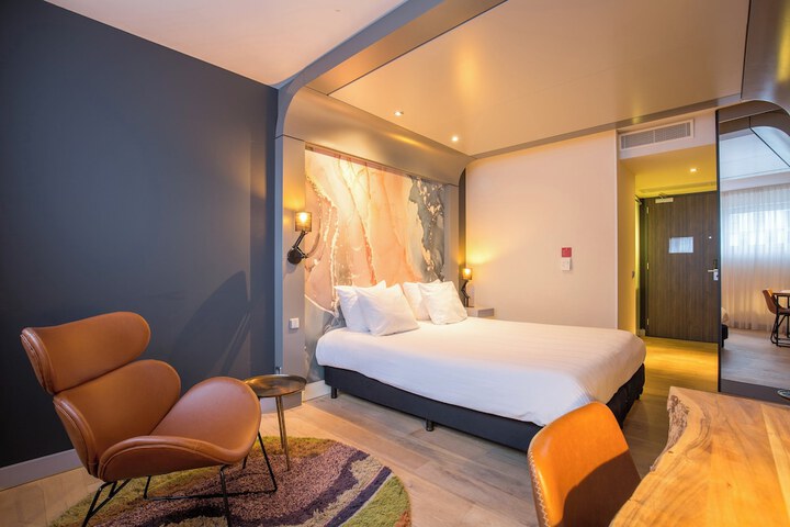 Room 17 of 56
