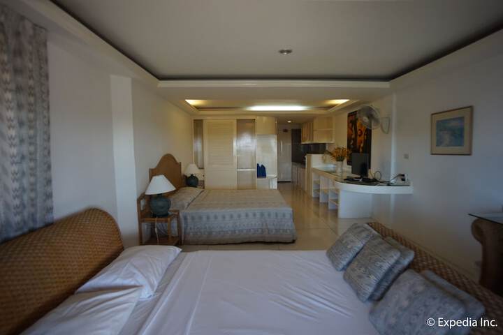 Room 13 of 52