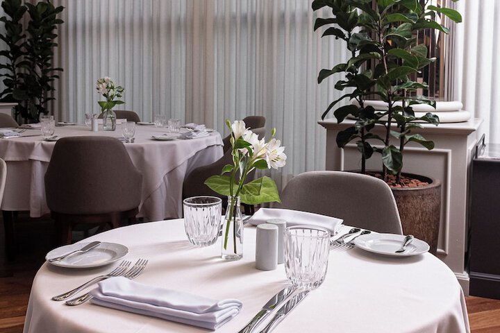 Dining 58 of 77