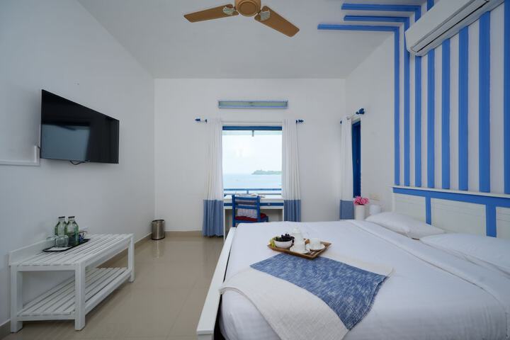 Room 16 of 53