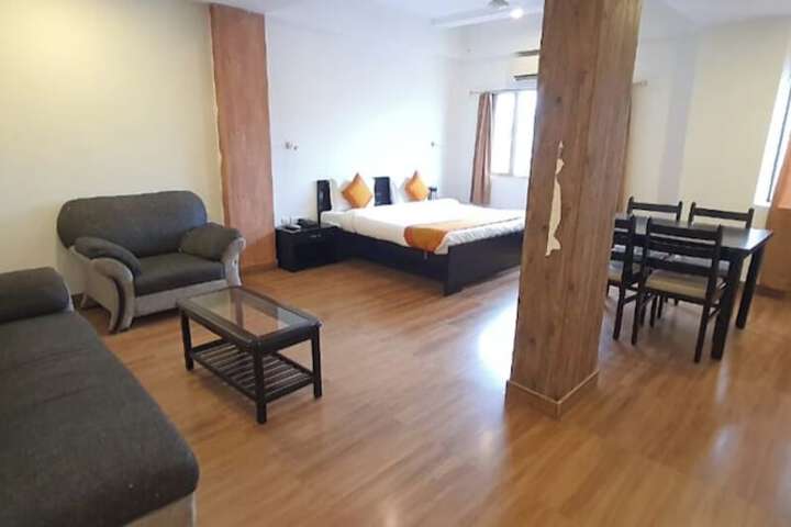 Room 17 of 33