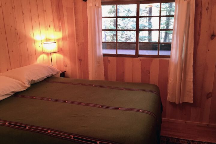 Room 5 of 211