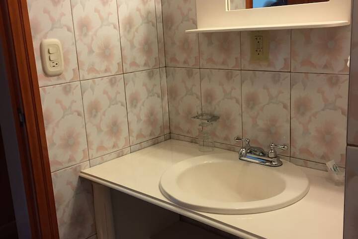 Room 21 of 34