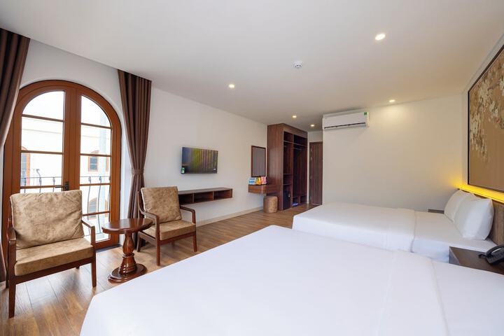 Room 11 of 27