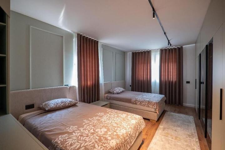 Room 6 of 95