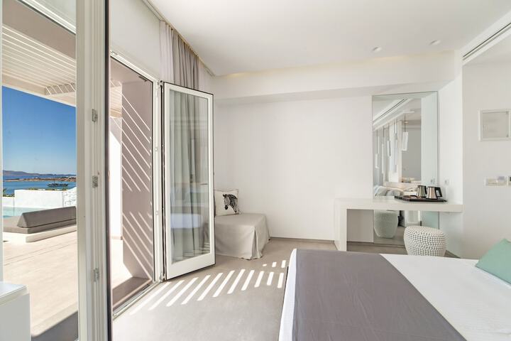 Room 32 of 340