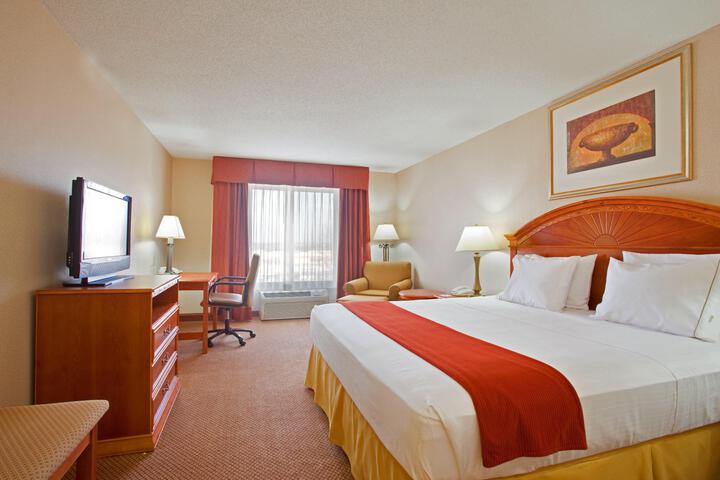 1 King Bed Suite (17 of 24)
