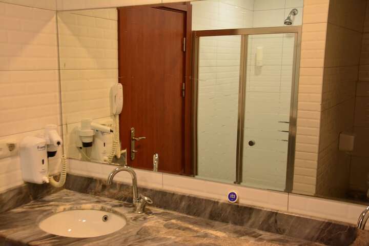 Room 48 of 70