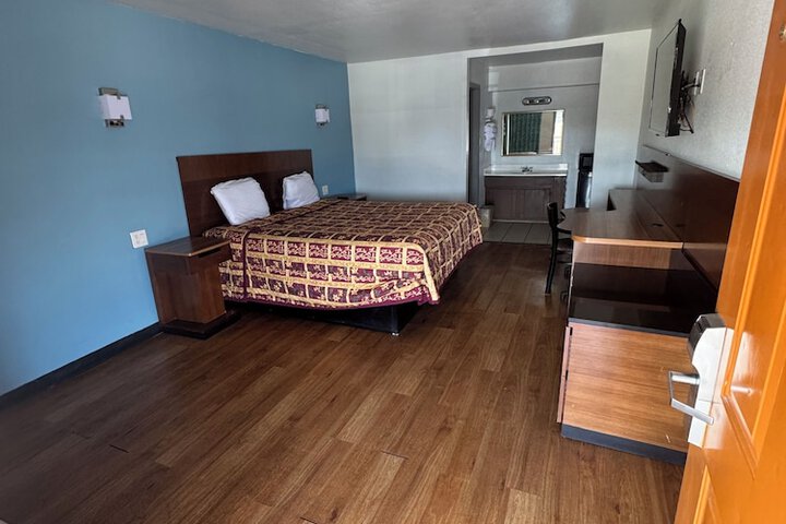 Room 16 of 26