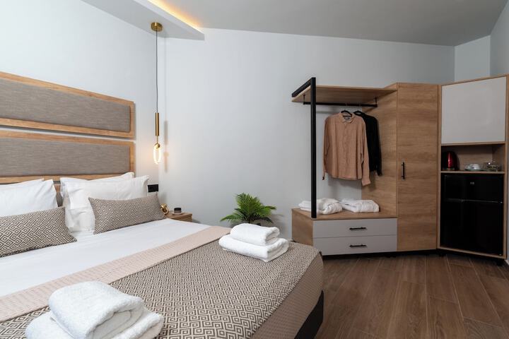 Room 27 of 54