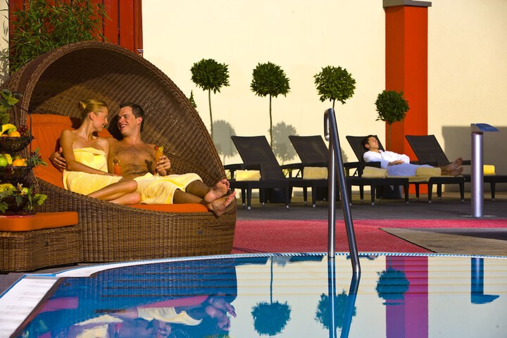 Hotel Pool