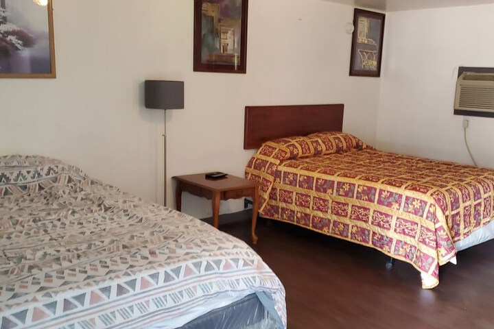 Room 7 of 19
