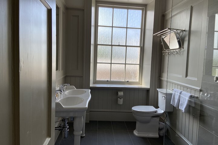 Room 34 of 73