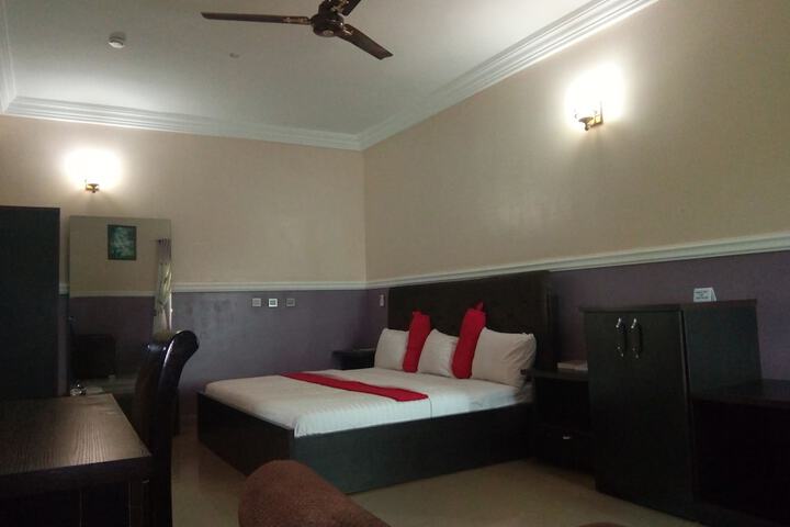 Room 12 of 30