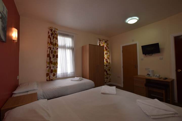 Room 15 of 40