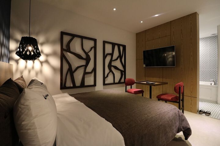 Room 2 of 29