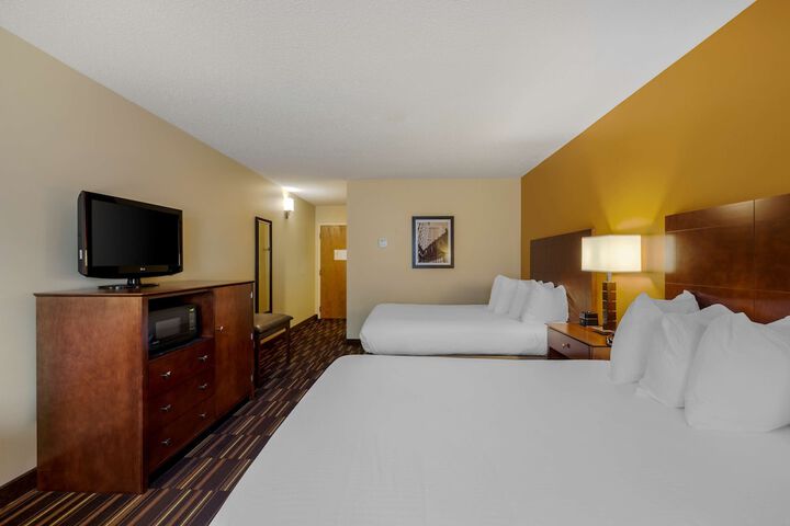 2 Queen Beds Interior Entrance WiFi Full Breakfast (11 of 19)