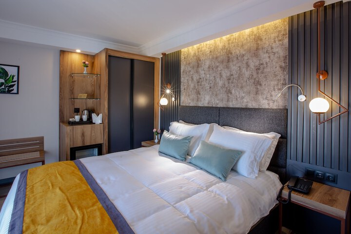 Room 30 of 44