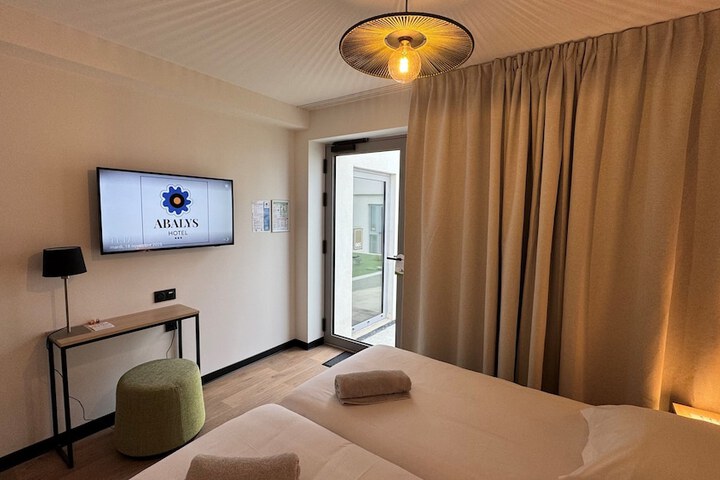Room 9 of 21