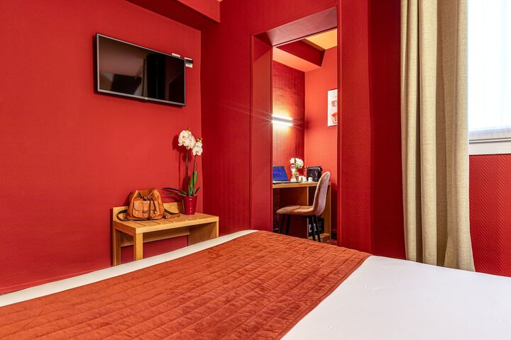 Room 18 of 74