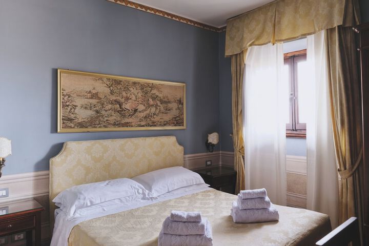 Room 9 of 23